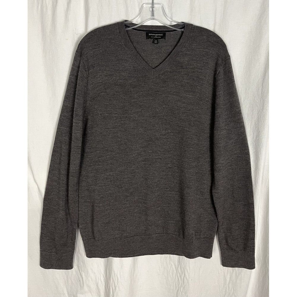 Banana Republic‎ Mens M 100% Merino Wool Pullover Sweater V Neck Warm Gray
